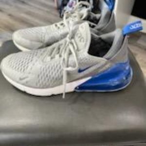 Boys youth size 7 Nike Air 270